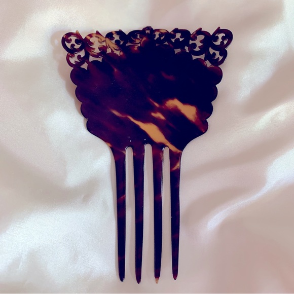 Vintage faux tortoise shell fancy hair combs - Picture 3 of 4